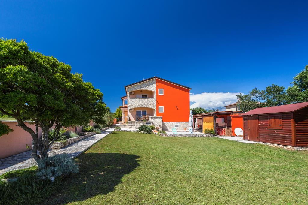 Apartments Villa Orange Medulin Exterior foto